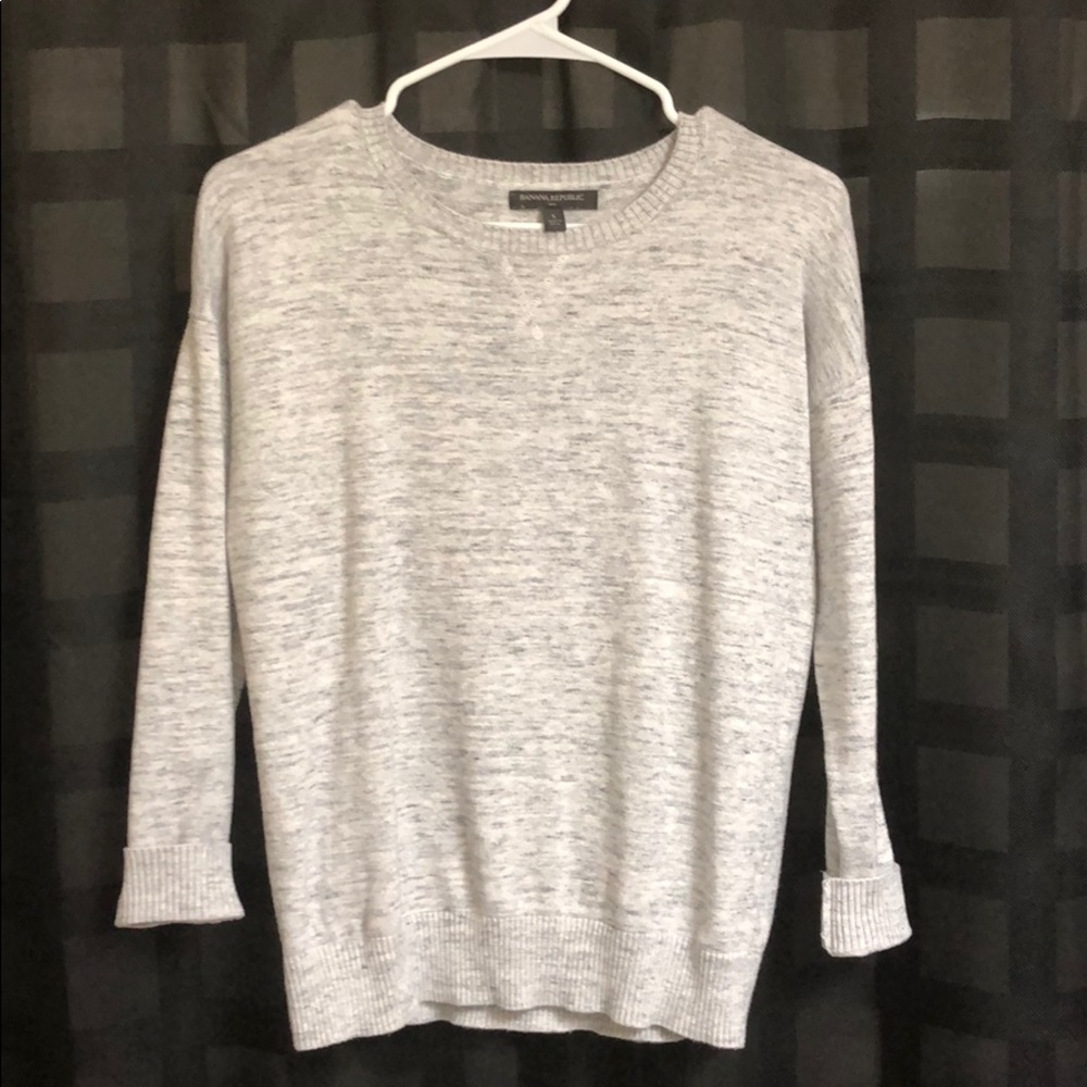 Heather gray banana republic crew neck sweater